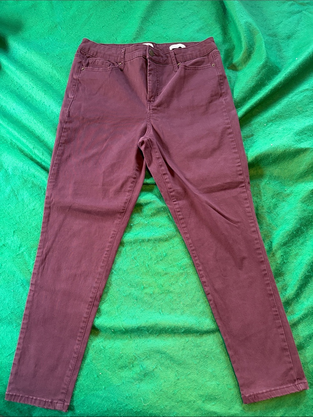 Jessica Simpson Slim Skinny Jeans in Plum